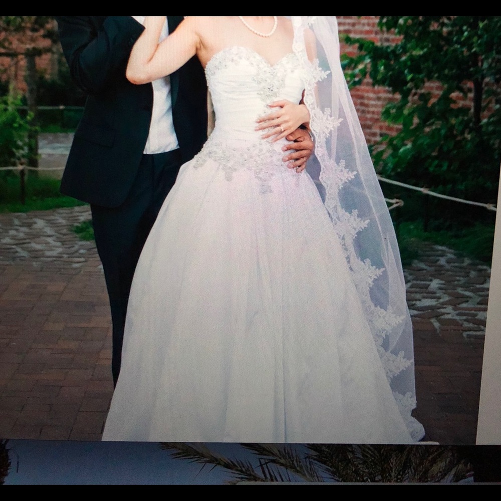 Wedding dress
